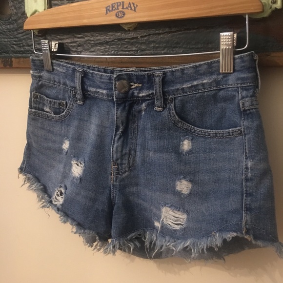 Free People Dolphin Hem Distressed Jean Shorts Size 25 - Picture 5 of 12